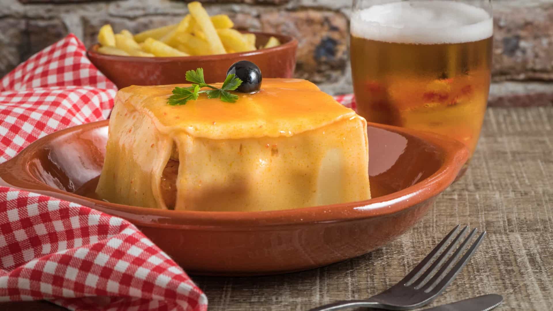 Blog - tips and experiences Francesinha sandwich Porto